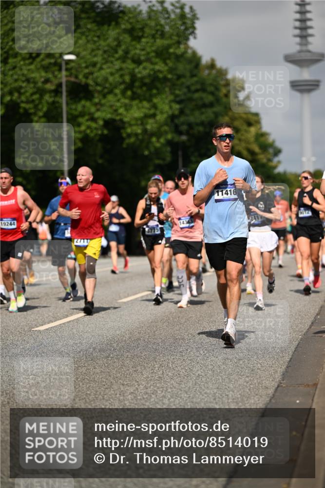 29.06.2025 - hella hamburg halbmarathon Dr. Thomas Lammeyer http://msf.ph/oto/8514019 29.06.2025 10:02:11 Kennedybrücke 1034, 1179, 1815, 2029, 2070, 2417, 2636, 2711, 3041, 3114, 3251, 3819, 4814, 4903, 5093, 5259, 5305, 5378, 5721, 5775, 5894, 6164, 6272, 6580, 6754, 6897, 7065, 7409, 7509, 7856, 7896, 8311, 8449, 8508, 8590, 8825, 9012, 9057, 9065, 9562, 9656, 9835, 10084, 11208, 11214, 11217, 11310, 11416 meine-sportfotos.de