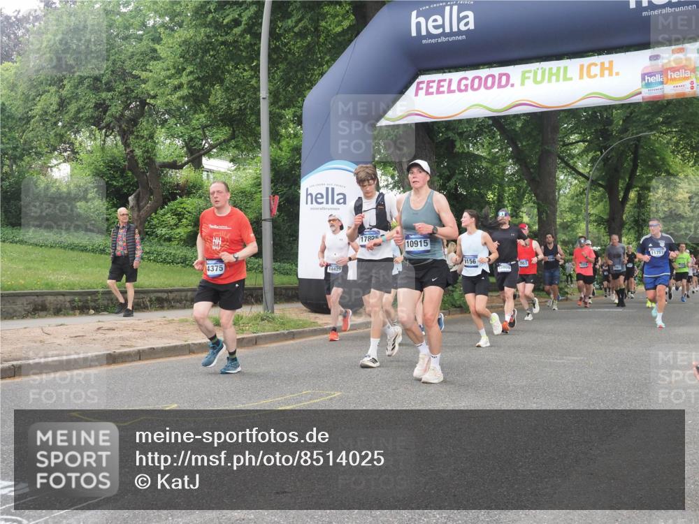 29.06.2025 - hella hamburg halbmarathon KatJ http://msf.ph/oto/8514025 29.06.2025 10:45:57 Zwischen KM18-KM19 1285, 2006, 2957 meine-sportfotos.de