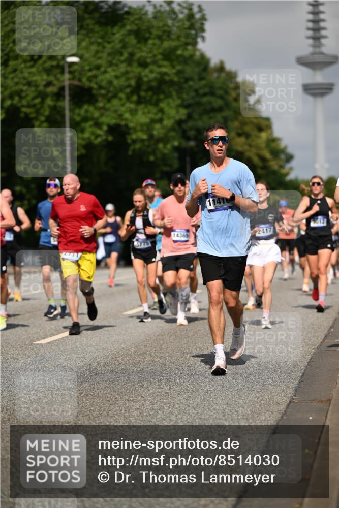 29.06.2025 - hella hamburg halbmarathon Dr. Thomas Lammeyer http://msf.ph/oto/8514030 29.06.2025 10:02:11 Kennedybrücke 1034, 1179, 1815, 2029, 2070, 2417, 2636, 2711, 3041, 3114, 3251, 3819, 4814, 4903, 5093, 5259, 5305, 5378, 5721, 5775, 5894, 6164, 6272, 6580, 6754, 6897, 7065, 7409, 7509, 7856, 7896, 8311, 8449, 8508, 8590, 8825, 9012, 9057, 9065, 9562, 9656, 9835, 10084, 11208, 11214, 11217, 11310, 11416 meine-sportfotos.de