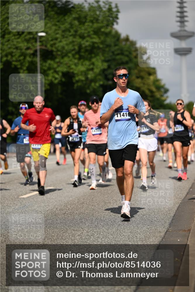 29.06.2025 - hella hamburg halbmarathon Dr. Thomas Lammeyer http://msf.ph/oto/8514036 29.06.2025 10:02:12 Kennedybrücke 1034, 1179, 1285, 1815, 2029, 2070, 2417, 2711, 3041, 3114, 3251, 3819, 4903, 5093, 5259, 5305, 5378, 5721, 5775, 5894, 6164, 6272, 6580, 6754, 6897, 7065, 7409, 7509, 7856, 7896, 8311, 8449, 8508, 8590, 8825, 9012, 9057, 9065, 9562, 9656, 9835, 10084, 11208, 11214, 11217, 11310, 11416 meine-sportfotos.de