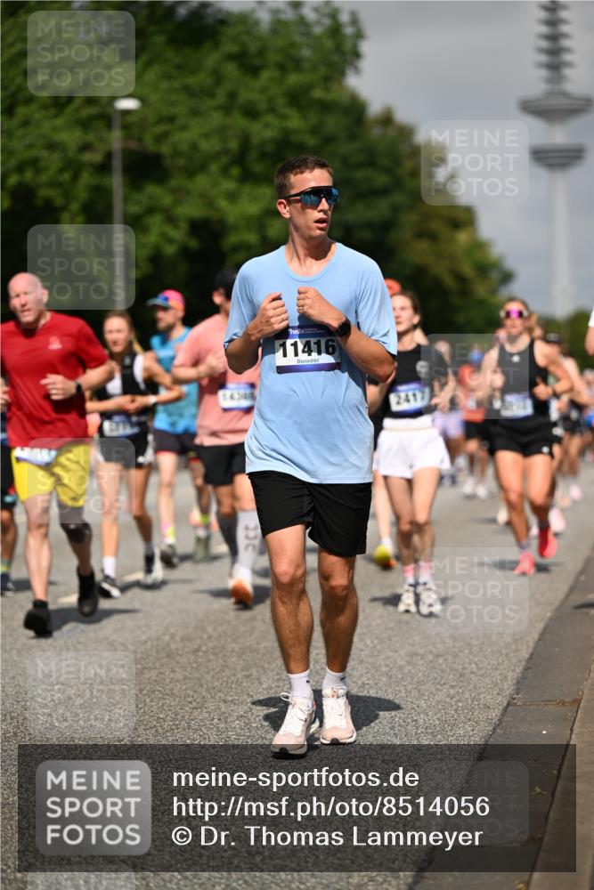 29.06.2025 - hella hamburg halbmarathon Dr. Thomas Lammeyer http://msf.ph/oto/8514056 29.06.2025 10:02:13 Kennedybrücke 1034, 1285, 1815, 2029, 2034, 2070, 2417, 2711, 3041, 3114, 3251, 3819, 4903, 5093, 5259, 5305, 5378, 5721, 5775, 5894, 6164, 6272, 6580, 6754, 6897, 7065, 7409, 7509, 7856, 7896, 8311, 8449, 8508, 8590, 8825, 9012, 9057, 9562, 9656, 10084, 11208, 11214, 11217, 11310, 11416 meine-sportfotos.de