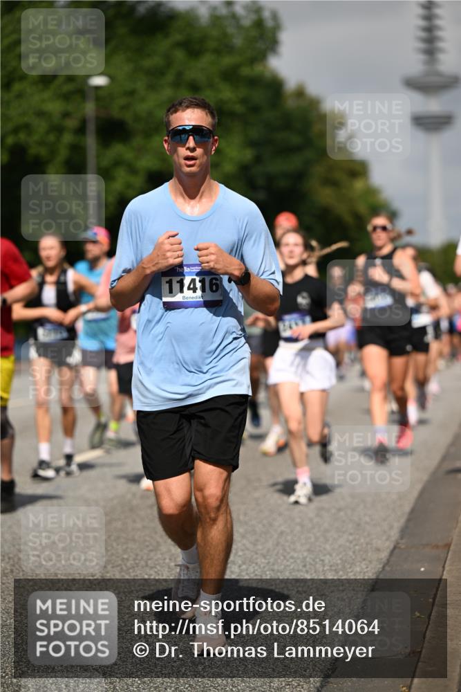 29.06.2025 - hella hamburg halbmarathon Dr. Thomas Lammeyer http://msf.ph/oto/8514064 29.06.2025 10:02:13 Kennedybrücke 1034, 1285, 1815, 2029, 2034, 2070, 2417, 2711, 3041, 3114, 3251, 3819, 4903, 5093, 5259, 5305, 5378, 5721, 5775, 5894, 6164, 6272, 6580, 6754, 6897, 7065, 7409, 7509, 7856, 7896, 8311, 8449, 8508, 8590, 8825, 9012, 9057, 9562, 9656, 10084, 11208, 11214, 11217, 11310, 11416 meine-sportfotos.de