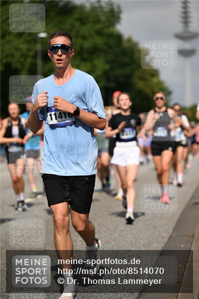 29.06.2025 - hella hamburg halbmarathon Dr. Thomas Lammeyer http://msf.ph/oto/8514070 29.06.2025 10:02:13 Kennedybrücke 1034, 1285, 1815, 2029, 2034, 2070, 2417, 2711, 3041, 3114, 3251, 3819, 4903, 5093, 5259, 5305, 5378, 5721, 5775, 5894, 6164, 6272, 6580, 6754, 6897, 7065, 7409, 7509, 7856, 7896, 8311, 8449, 8508, 8590, 8825, 9012, 9057, 9562, 9656, 10084, 11208, 11214, 11217, 11310, 11416 meine-sportfotos.de