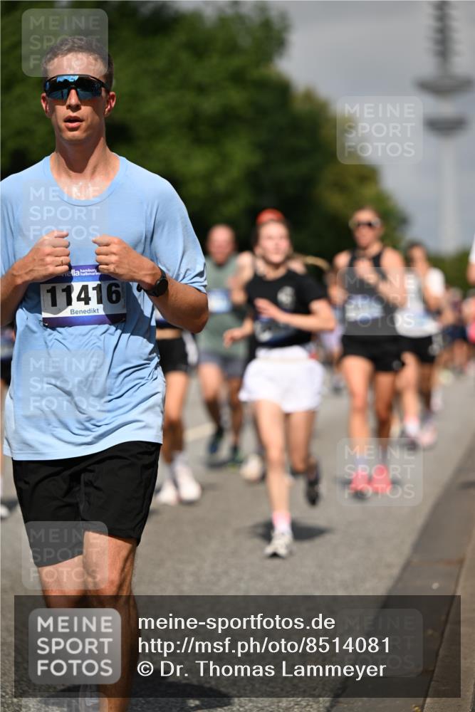 29.06.2025 - hella hamburg halbmarathon Dr. Thomas Lammeyer http://msf.ph/oto/8514081 29.06.2025 10:02:14 Kennedybrücke 1034, 1285, 1815, 2029, 2034, 2070, 2417, 2711, 3041, 3114, 3251, 3819, 3859, 4903, 5259, 5305, 5378, 5721, 5775, 5894, 6164, 6272, 6433, 6580, 6754, 6897, 7065, 7409, 7509, 7732, 7856, 7896, 8311, 8449, 8508, 8590, 8825, 9012, 9057, 9562, 9656, 9770, 10084, 11208, 11214, 11310, 11416 meine-sportfotos.de