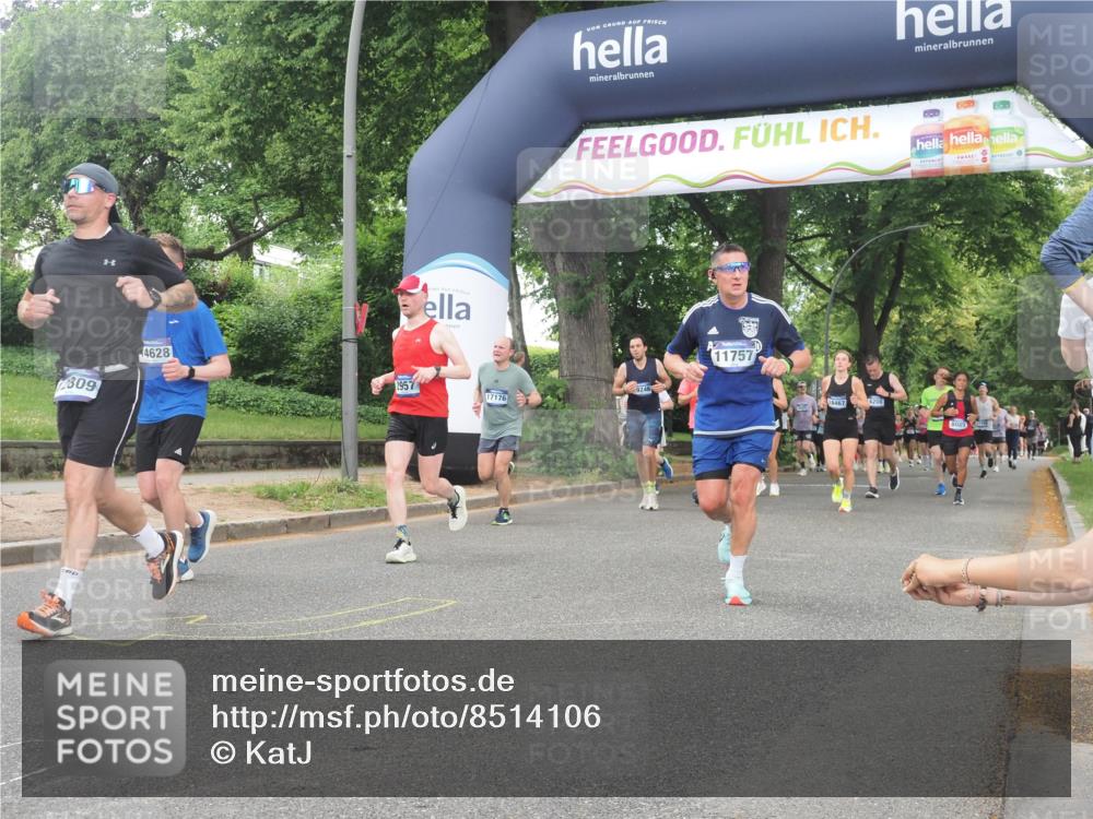 29.06.2025 - hella hamburg halbmarathon KatJ http://msf.ph/oto/8514106 29.06.2025 10:46:00 Zwischen KM18-KM19 2006, 2957, 3181, 6208, 7259, 8089 meine-sportfotos.de