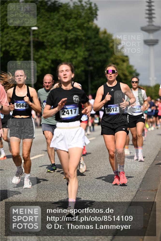 29.06.2025 - hella hamburg halbmarathon Dr. Thomas Lammeyer http://msf.ph/oto/8514109 29.06.2025 10:02:15 Kennedybrücke 1034, 1285, 1815, 2029, 2034, 2070, 2417, 2656, 2711, 3041, 3114, 3251, 3819, 3859, 4903, 5259, 5305, 5378, 5721, 5775, 5894, 6164, 6272, 6433, 6580, 6754, 6877, 6897, 7065, 7369, 7409, 7509, 7732, 7856, 7896, 8311, 8393, 8449, 8590, 8825, 9012, 9057, 9562, 9770, 10084, 11208, 11214, 11310, 11416 meine-sportfotos.de