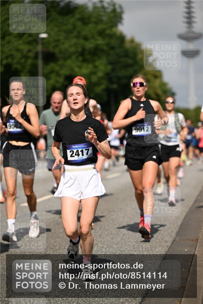 29.06.2025 - hella hamburg halbmarathon Dr. Thomas Lammeyer http://msf.ph/oto/8514114 29.06.2025 10:02:15 Kennedybrücke 1034, 1285, 1815, 2029, 2034, 2070, 2417, 2656, 2711, 3041, 3114, 3251, 3819, 3859, 4903, 5259, 5305, 5378, 5721, 5775, 5894, 6164, 6272, 6433, 6580, 6754, 6877, 6897, 7065, 7369, 7409, 7509, 7732, 7856, 7896, 8311, 8393, 8449, 8590, 8825, 9012, 9057, 9562, 9770, 10084, 11208, 11214, 11310, 11416 meine-sportfotos.de