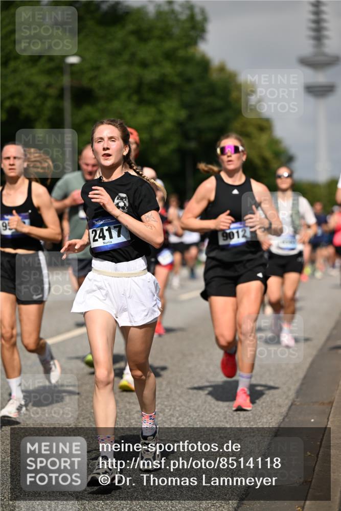 29.06.2025 - hella hamburg halbmarathon Dr. Thomas Lammeyer http://msf.ph/oto/8514118 29.06.2025 10:02:15 Kennedybrücke 1034, 1285, 1815, 2029, 2034, 2070, 2417, 2656, 2711, 3041, 3114, 3251, 3819, 3859, 4903, 5259, 5305, 5378, 5721, 5775, 5894, 6164, 6272, 6433, 6580, 6754, 6877, 6897, 7065, 7369, 7409, 7509, 7732, 7856, 7896, 8311, 8393, 8449, 8590, 8825, 9012, 9057, 9562, 9770, 10084, 11208, 11214, 11310, 11416 meine-sportfotos.de