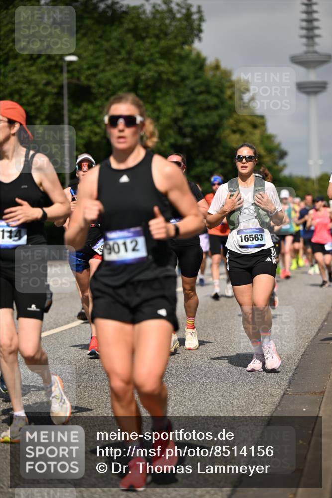 29.06.2025 - hella hamburg halbmarathon Dr. Thomas Lammeyer http://msf.ph/oto/8514156 29.06.2025 10:02:16 Kennedybrücke 1034, 1285, 1815, 2029, 2034, 2070, 2417, 2656, 2711, 2883, 3041, 3114, 3819, 3859, 4903, 5077, 5259, 5305, 5378, 5721, 5775, 5894, 6164, 6272, 6433, 6580, 6754, 6877, 6897, 7065, 7369, 7409, 7509, 7732, 7856, 7896, 8311, 8393, 8449, 8590, 8825, 9012, 9562, 9770, 10084, 11214, 11310, 11416 meine-sportfotos.de