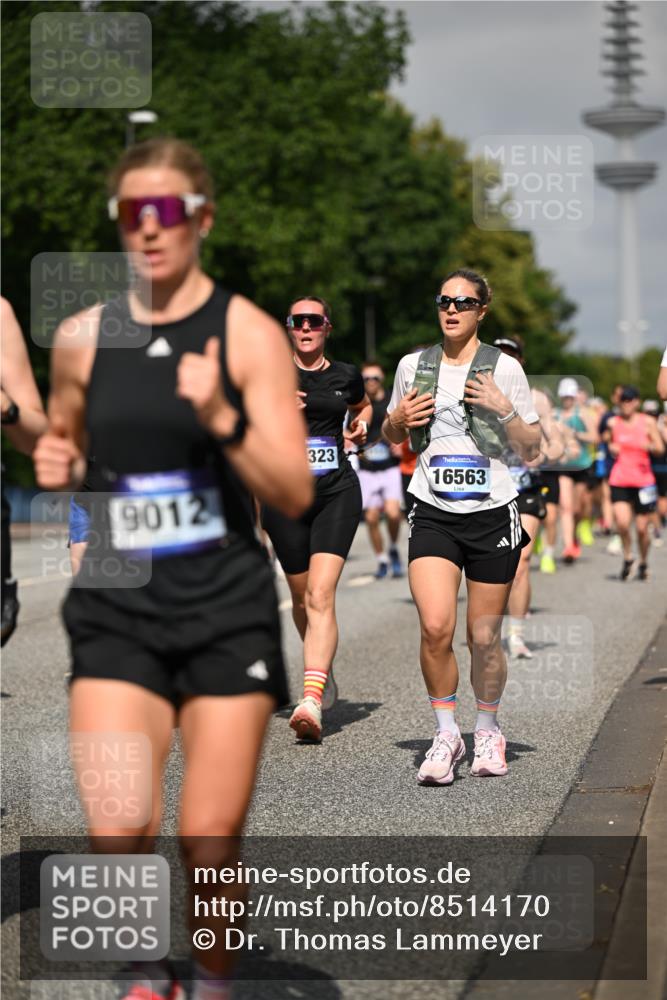 29.06.2025 - hella hamburg halbmarathon Dr. Thomas Lammeyer http://msf.ph/oto/8514170 29.06.2025 10:02:17 Kennedybrücke 1034, 1285, 1815, 2029, 2034, 2070, 2417, 2518, 2656, 2711, 2883, 3041, 3114, 3819, 3859, 4903, 5077, 5259, 5305, 5378, 5721, 5775, 5894, 6272, 6433, 6580, 6754, 6877, 6897, 7065, 7369, 7409, 7509, 7732, 7856, 7896, 8311, 8393, 8449, 8590, 8825, 9012, 9562, 9770, 10084, 11214, 11310, 11416 meine-sportfotos.de