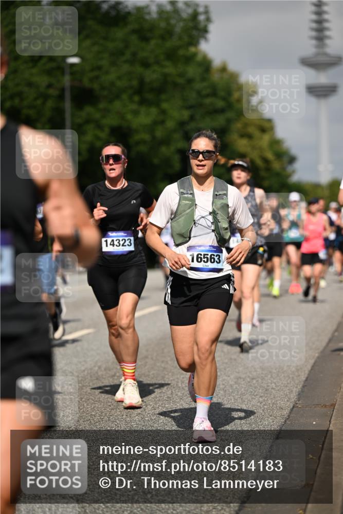 29.06.2025 - hella hamburg halbmarathon Dr. Thomas Lammeyer http://msf.ph/oto/8514183 29.06.2025 10:02:17 Kennedybrücke 1034, 1285, 1815, 2029, 2034, 2070, 2417, 2518, 2656, 2711, 2883, 3041, 3114, 3819, 3859, 4903, 5077, 5259, 5305, 5378, 5721, 5775, 5894, 6272, 6433, 6580, 6754, 6877, 6897, 7065, 7369, 7409, 7509, 7732, 7856, 7896, 8311, 8393, 8449, 8590, 8825, 9012, 9562, 9770, 10084, 11214, 11310, 11416 meine-sportfotos.de
