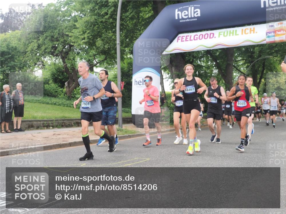 29.06.2025 - hella hamburg halbmarathon KatJ http://msf.ph/oto/8514206 29.06.2025 10:46:02 Zwischen KM18-KM19 2957, 3181, 6208, 7259, 8089 meine-sportfotos.de