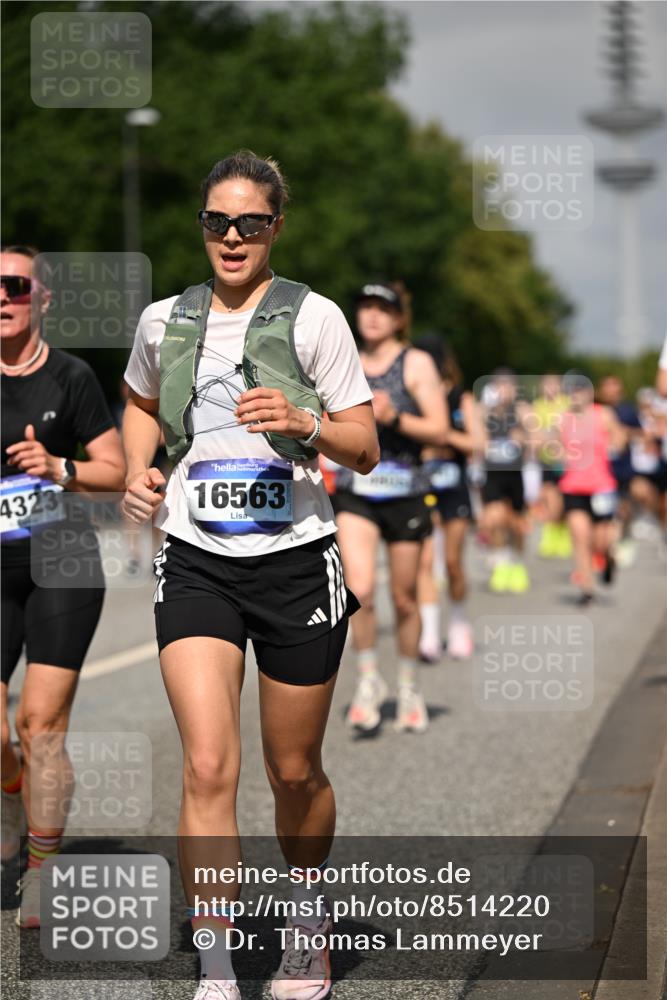 29.06.2025 - hella hamburg halbmarathon Dr. Thomas Lammeyer http://msf.ph/oto/8514220 29.06.2025 10:02:18 Kennedybrücke 1034, 1285, 1727, 1815, 2029, 2034, 2070, 2417, 2518, 2656, 2711, 2883, 3041, 3114, 3819, 3859, 4903, 5077, 5259, 5305, 5378, 5721, 5775, 5894, 6272, 6433, 6580, 6754, 6877, 6897, 7065, 7369, 7409, 7509, 7732, 7856, 7896, 8311, 8393, 8449, 8590, 8825, 9012, 9562, 9770, 10084, 11214, 11310, 11416 meine-sportfotos.de