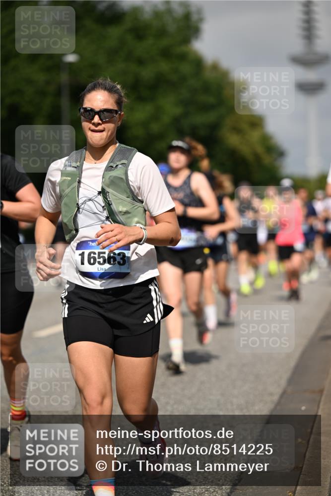 29.06.2025 - hella hamburg halbmarathon Dr. Thomas Lammeyer http://msf.ph/oto/8514225 29.06.2025 10:02:18 Kennedybrücke 1034, 1285, 1727, 1815, 2029, 2034, 2070, 2417, 2518, 2656, 2711, 2883, 3041, 3114, 3819, 3859, 4903, 5077, 5259, 5305, 5378, 5721, 5775, 5894, 6272, 6433, 6580, 6754, 6877, 6897, 7065, 7369, 7409, 7509, 7732, 7856, 7896, 8311, 8393, 8449, 8590, 8825, 9012, 9562, 9770, 10084, 11214, 11310, 11416 meine-sportfotos.de