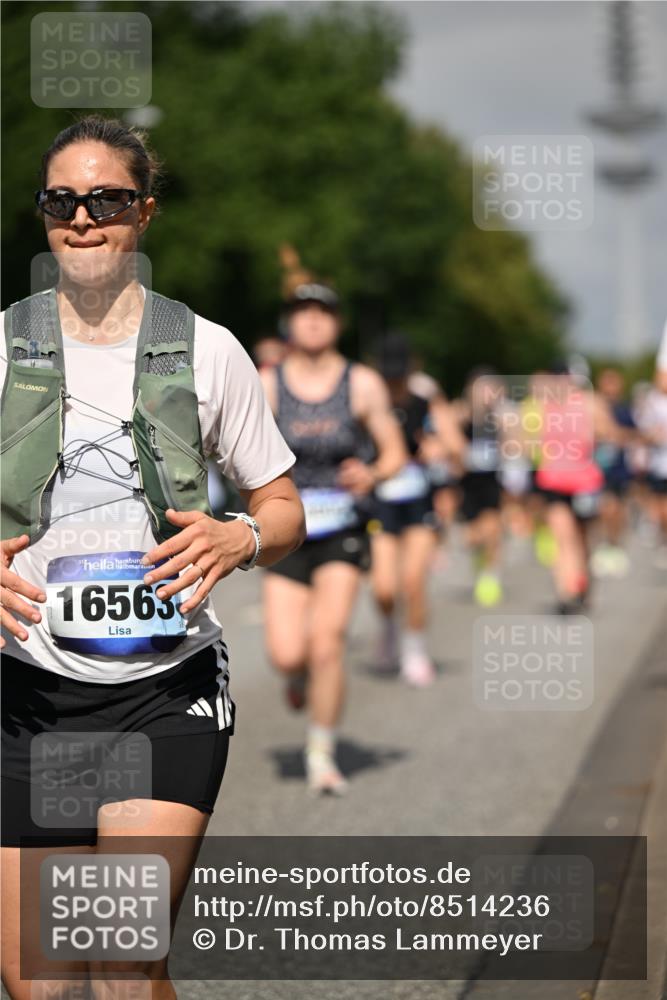 29.06.2025 - hella hamburg halbmarathon Dr. Thomas Lammeyer http://msf.ph/oto/8514236 29.06.2025 10:02:19 Kennedybrücke 1034, 1285, 1727, 1815, 2029, 2034, 2070, 2417, 2518, 2656, 2711, 2883, 3041, 3114, 3819, 3859, 4167, 4903, 5077, 5259, 5305, 5378, 5721, 5775, 5894, 6272, 6433, 6580, 6754, 6877, 6897, 7065, 7369, 7509, 7732, 7856, 7896, 8311, 8393, 8449, 8590, 8825, 9012, 9562, 9770, 10084, 11214, 11310, 11416 meine-sportfotos.de