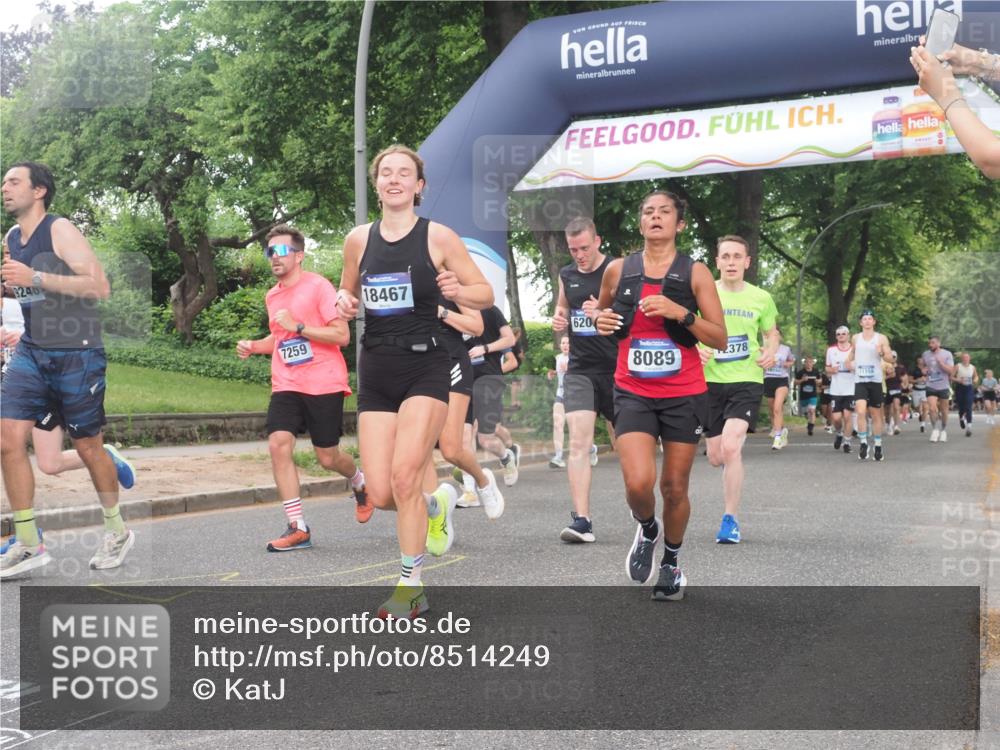 29.06.2025 - hella hamburg halbmarathon KatJ http://msf.ph/oto/8514249 29.06.2025 10:46:03 Zwischen KM18-KM19 2957, 3181, 6208, 7259, 7287, 8089 meine-sportfotos.de