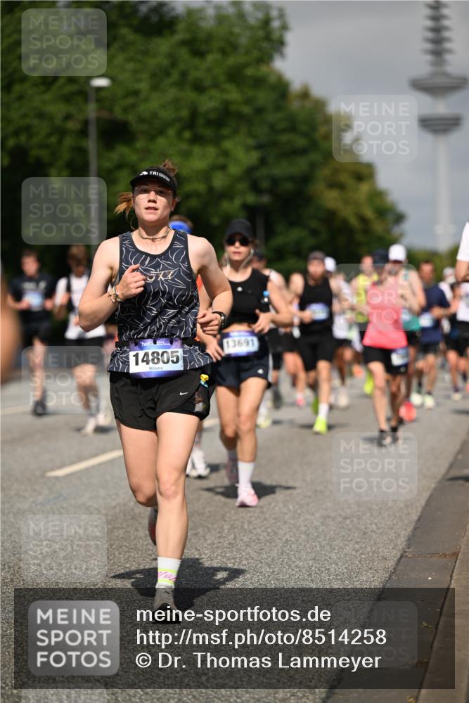 29.06.2025 - hella hamburg halbmarathon Dr. Thomas Lammeyer http://msf.ph/oto/8514258 29.06.2025 10:02:20 Kennedybrücke 1034, 1285, 1727, 1815, 2029, 2034, 2070, 2417, 2518, 2656, 2711, 2883, 3041, 3114, 3819, 3859, 4167, 4903, 5077, 5259, 5305, 5378, 5721, 5775, 5894, 6272, 6433, 6580, 6592, 6754, 6877, 7065, 7369, 7509, 7732, 7856, 7896, 8311, 8393, 8449, 8590, 8825, 9012, 9562, 9770, 10084, 11214, 11310, 11416 meine-sportfotos.de