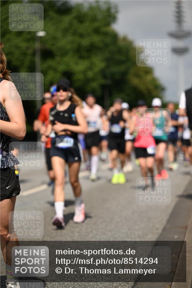 29.06.2025 - hella hamburg halbmarathon Dr. Thomas Lammeyer http://msf.ph/oto/8514294 29.06.2025 10:02:20 Kennedybrücke 1034, 1285, 1727, 1815, 2029, 2034, 2070, 2417, 2518, 2656, 2711, 2883, 3041, 3114, 3819, 3859, 4167, 4903, 5077, 5259, 5305, 5378, 5721, 5775, 5894, 6272, 6433, 6580, 6592, 6754, 6877, 7065, 7369, 7509, 7732, 7856, 7896, 8311, 8393, 8449, 8590, 8825, 9012, 9562, 9770, 10084, 11214, 11310, 11416 meine-sportfotos.de