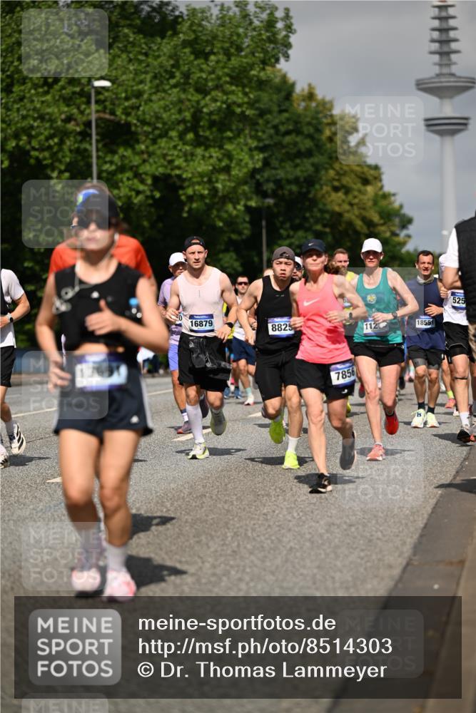 29.06.2025 - hella hamburg halbmarathon Dr. Thomas Lammeyer http://msf.ph/oto/8514303 29.06.2025 10:02:21 Kennedybrücke 1034, 1285, 1727, 1815, 2029, 2034, 2070, 2417, 2518, 2656, 2711, 2883, 3041, 3114, 3334, 3819, 3859, 4167, 4903, 5077, 5259, 5305, 5378, 5721, 5775, 5894, 6272, 6433, 6580, 6592, 6754, 6759, 6877, 7065, 7369, 7732, 7856, 7896, 8311, 8393, 8590, 8825, 9012, 9562, 9770, 10084, 11214, 11310, 11416 meine-sportfotos.de