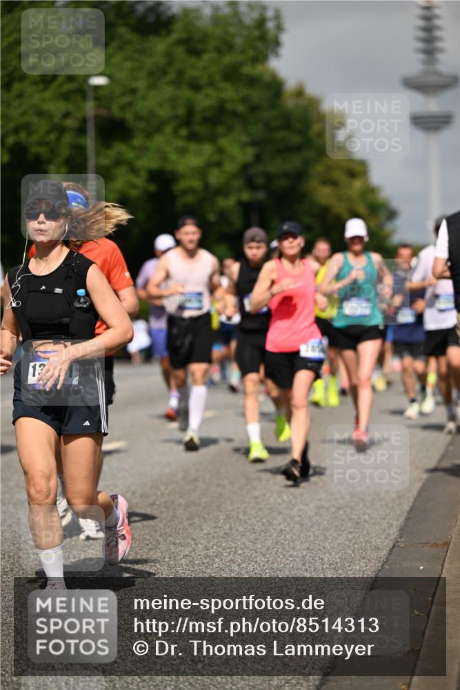 29.06.2025 - hella hamburg halbmarathon Dr. Thomas Lammeyer http://msf.ph/oto/8514313 29.06.2025 10:02:21 Kennedybrücke 1034, 1285, 1727, 1815, 2029, 2034, 2070, 2417, 2518, 2656, 2711, 2883, 3041, 3114, 3334, 3819, 3859, 4167, 4903, 5077, 5259, 5305, 5378, 5721, 5775, 5894, 6272, 6433, 6580, 6592, 6754, 6759, 6877, 7065, 7369, 7732, 7856, 7896, 8311, 8393, 8590, 8825, 9012, 9562, 9770, 10084, 11214, 11310, 11416 meine-sportfotos.de