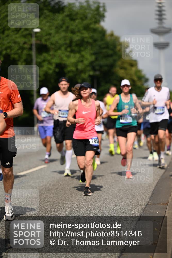 29.06.2025 - hella hamburg halbmarathon Dr. Thomas Lammeyer http://msf.ph/oto/8514346 29.06.2025 10:02:22 Kennedybrücke 1034, 1285, 1727, 1815, 2029, 2034, 2417, 2518, 2656, 2711, 2883, 3041, 3114, 3334, 3819, 3859, 4167, 4903, 5077, 5259, 5305, 5378, 5721, 5775, 5894, 6272, 6433, 6580, 6592, 6657, 6754, 6759, 6877, 7065, 7369, 7732, 7856, 7896, 8311, 8393, 8590, 8825, 9012, 9562, 9770, 10084, 11214, 11310, 11416 meine-sportfotos.de
