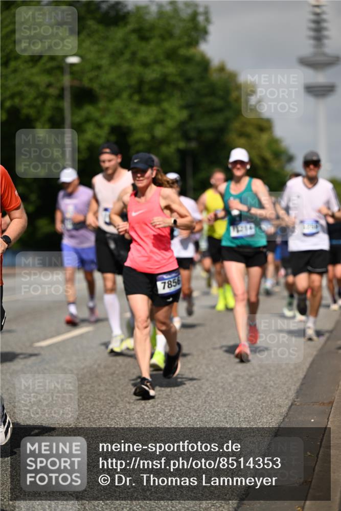 29.06.2025 - hella hamburg halbmarathon Dr. Thomas Lammeyer http://msf.ph/oto/8514353 29.06.2025 10:02:22 Kennedybrücke 1034, 1285, 1727, 1815, 2029, 2034, 2417, 2518, 2656, 2711, 2883, 3041, 3114, 3334, 3819, 3859, 4167, 4903, 5077, 5259, 5305, 5378, 5721, 5775, 5894, 6272, 6433, 6580, 6592, 6657, 6754, 6759, 6877, 7065, 7369, 7732, 7856, 7896, 8311, 8393, 8590, 8825, 9012, 9562, 9770, 10084, 11214, 11310, 11416 meine-sportfotos.de