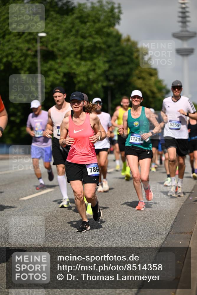 29.06.2025 - hella hamburg halbmarathon Dr. Thomas Lammeyer http://msf.ph/oto/8514358 29.06.2025 10:02:22 Kennedybrücke 1034, 1285, 1727, 1815, 2029, 2034, 2417, 2518, 2656, 2711, 2883, 3041, 3114, 3334, 3819, 3859, 4167, 4903, 5077, 5259, 5305, 5378, 5721, 5775, 5894, 6272, 6433, 6580, 6592, 6657, 6754, 6759, 6877, 7065, 7369, 7732, 7856, 7896, 8311, 8393, 8590, 8825, 9012, 9562, 9770, 10084, 11214, 11310, 11416 meine-sportfotos.de