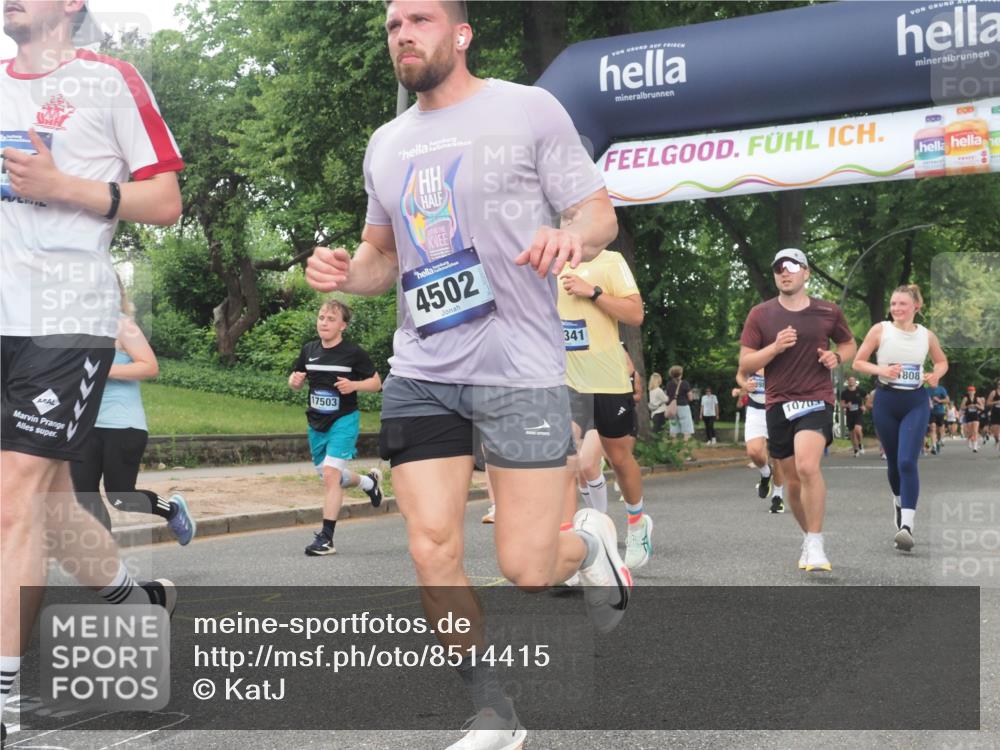 29.06.2025 - hella hamburg halbmarathon KatJ http://msf.ph/oto/8514415 29.06.2025 10:46:08 Zwischen KM18-KM19 3181, 3425, 3983, 4502, 6208, 6997, 7287, 8089 meine-sportfotos.de