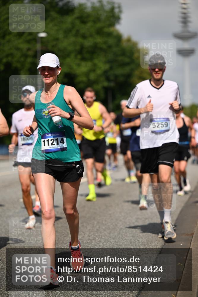 29.06.2025 - hella hamburg halbmarathon Dr. Thomas Lammeyer http://msf.ph/oto/8514424 29.06.2025 10:02:24 Kennedybrücke 1034, 1285, 1727, 1815, 2029, 2034, 2417, 2518, 2656, 2711, 2883, 3041, 3114, 3334, 3819, 3859, 3952, 4152, 4167, 4903, 5077, 5259, 5305, 5378, 5721, 5775, 5894, 6272, 6433, 6580, 6592, 6657, 6754, 6759, 6877, 7369, 7732, 7856, 7896, 8311, 8393, 8825, 9012, 9562, 9770, 10084, 10724, 11214, 11416 meine-sportfotos.de