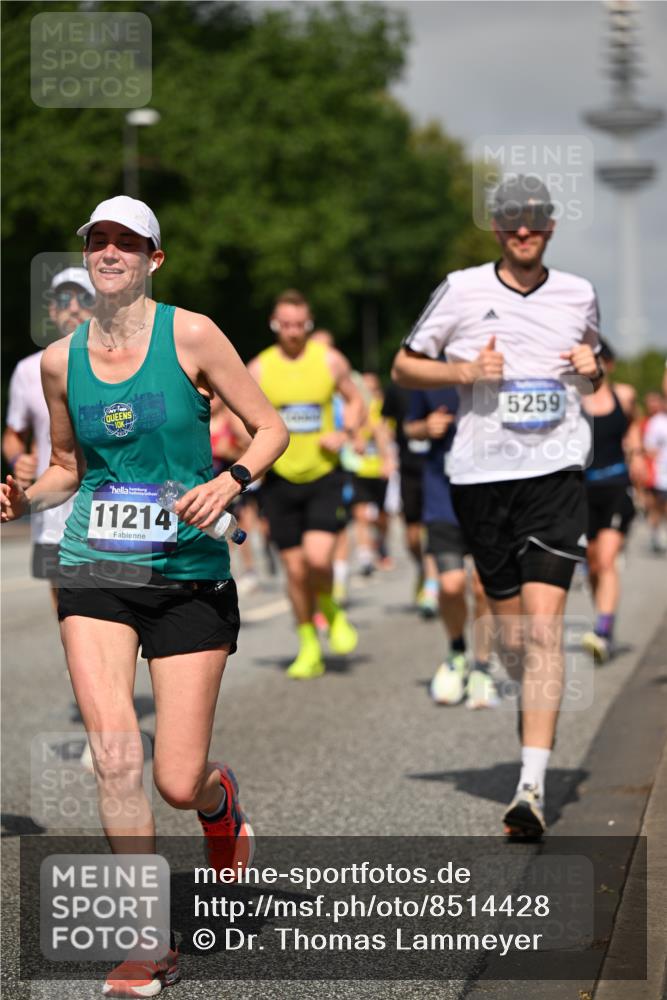 29.06.2025 - hella hamburg halbmarathon Dr. Thomas Lammeyer http://msf.ph/oto/8514428 29.06.2025 10:02:25 Kennedybrücke 1034, 1285, 1727, 1815, 2029, 2034, 2417, 2518, 2656, 2711, 2883, 3041, 3114, 3334, 3819, 3859, 3952, 4152, 4167, 4903, 5077, 5259, 5305, 5378, 5721, 5775, 5894, 6272, 6433, 6580, 6592, 6657, 6754, 6759, 6877, 7369, 7732, 7856, 8311, 8393, 8825, 9012, 9562, 9770, 10084, 10724, 11214, 11416 meine-sportfotos.de