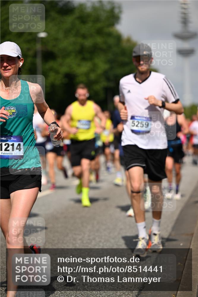 29.06.2025 - hella hamburg halbmarathon Dr. Thomas Lammeyer http://msf.ph/oto/8514441 29.06.2025 10:02:25 Kennedybrücke 1034, 1285, 1727, 1815, 2029, 2034, 2417, 2518, 2656, 2711, 2883, 3041, 3114, 3334, 3819, 3859, 3952, 4152, 4167, 4903, 5077, 5259, 5305, 5378, 5721, 5775, 5894, 6272, 6433, 6580, 6592, 6657, 6754, 6759, 6877, 7369, 7732, 7856, 8311, 8393, 8825, 9012, 9562, 9770, 10084, 10724, 11214, 11416 meine-sportfotos.de