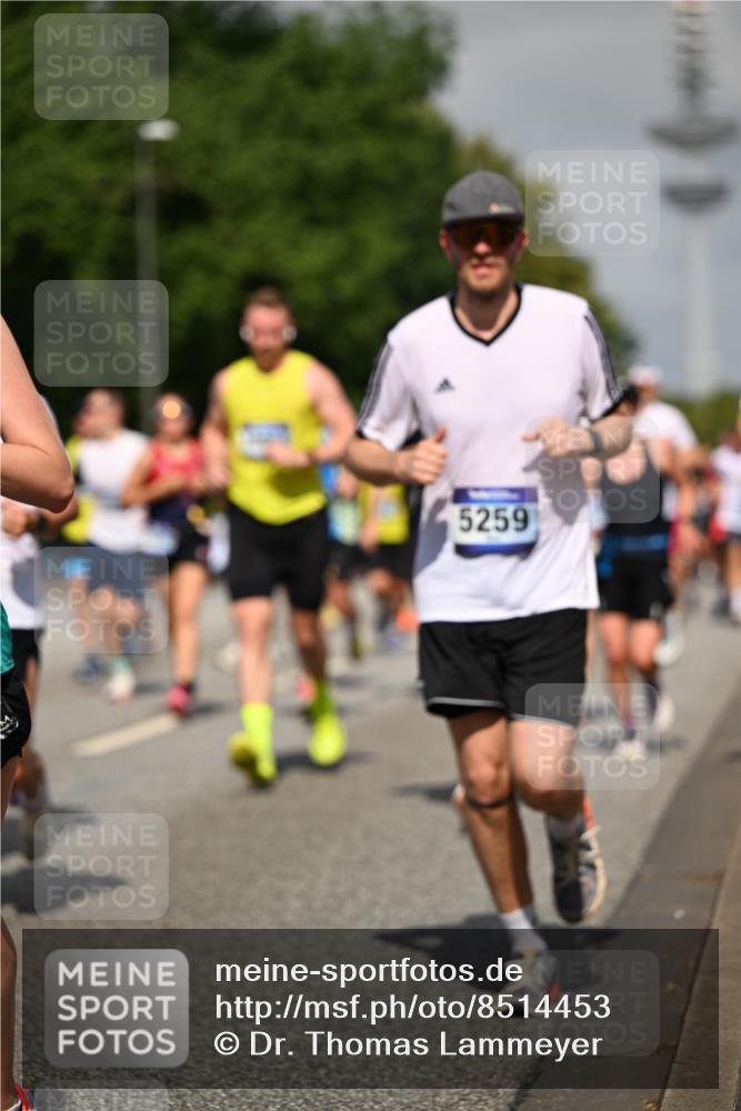 29.06.2025 - hella hamburg halbmarathon Dr. Thomas Lammeyer http://msf.ph/oto/8514453 29.06.2025 10:02:25 Kennedybrücke 1034, 1285, 1727, 1815, 2029, 2034, 2417, 2518, 2656, 2711, 2883, 3041, 3114, 3334, 3819, 3859, 3952, 4152, 4167, 4903, 5077, 5259, 5305, 5378, 5721, 5775, 5894, 6272, 6433, 6580, 6592, 6657, 6754, 6759, 6877, 7369, 7732, 7856, 8311, 8393, 8825, 9012, 9562, 9770, 10084, 10724, 11214, 11416 meine-sportfotos.de