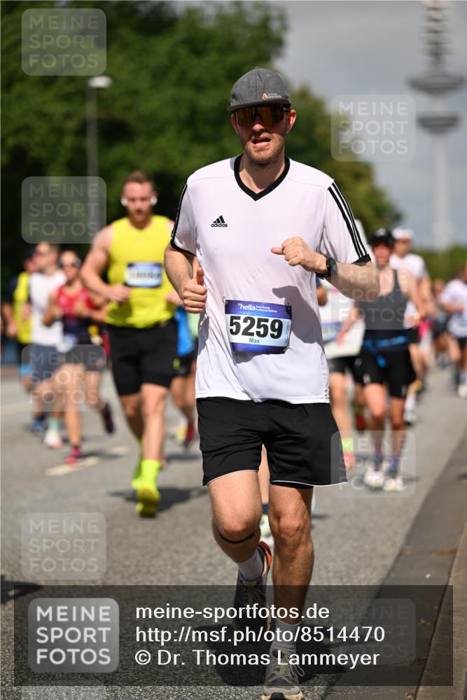 29.06.2025 - hella hamburg halbmarathon Dr. Thomas Lammeyer http://msf.ph/oto/8514470 29.06.2025 10:02:25 Kennedybrücke 1034, 1285, 1727, 1815, 2029, 2034, 2417, 2518, 2656, 2711, 2883, 3041, 3114, 3334, 3819, 3859, 3952, 4152, 4167, 4903, 5077, 5259, 5305, 5378, 5721, 5775, 5894, 6272, 6433, 6580, 6592, 6657, 6754, 6759, 6877, 7369, 7732, 7856, 8311, 8393, 8825, 9012, 9562, 9770, 10084, 10724, 11214, 11416 meine-sportfotos.de