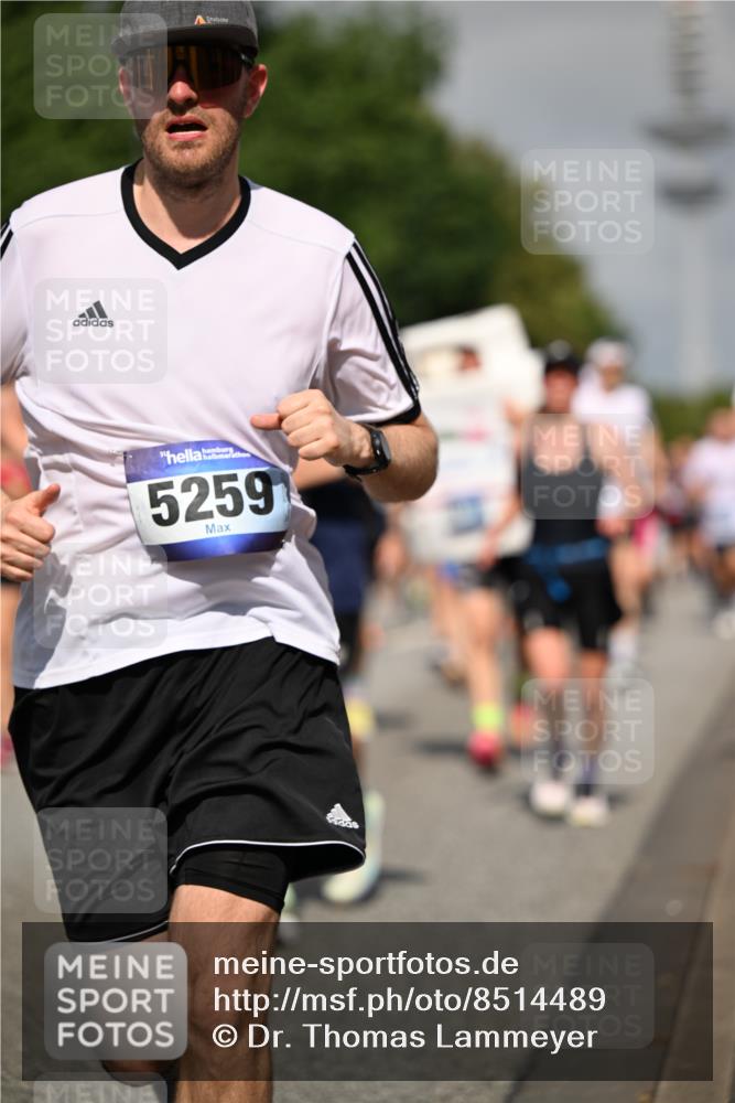 29.06.2025 - hella hamburg halbmarathon Dr. Thomas Lammeyer http://msf.ph/oto/8514489 29.06.2025 10:02:26 Kennedybrücke 1034, 1285, 1727, 1815, 2029, 2034, 2417, 2518, 2656, 2711, 2883, 3041, 3114, 3334, 3819, 3859, 3952, 4152, 4167, 4903, 5077, 5259, 5305, 5378, 5721, 5775, 5894, 6272, 6433, 6580, 6592, 6657, 6754, 6759, 6877, 7369, 7732, 7856, 8311, 8393, 8825, 9012, 9562, 9770, 10084, 10724, 11214 meine-sportfotos.de