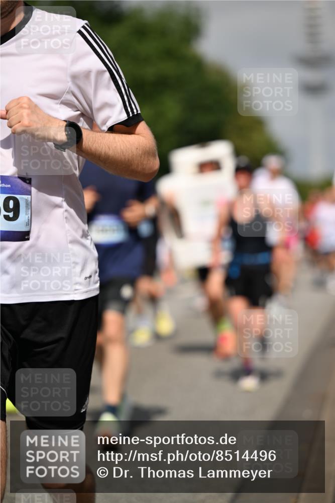 29.06.2025 - hella hamburg halbmarathon Dr. Thomas Lammeyer http://msf.ph/oto/8514496 29.06.2025 10:02:26 Kennedybrücke 1034, 1285, 1727, 1815, 2029, 2034, 2417, 2518, 2656, 2711, 2883, 3041, 3114, 3334, 3819, 3859, 3952, 4152, 4167, 4903, 5077, 5259, 5305, 5378, 5721, 5775, 5894, 6272, 6433, 6580, 6592, 6657, 6754, 6759, 6877, 7369, 7732, 7856, 8311, 8393, 8825, 9012, 9562, 9770, 10084, 10724, 11214 meine-sportfotos.de