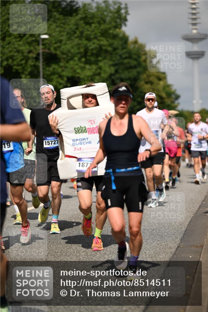 29.06.2025 - hella hamburg halbmarathon Dr. Thomas Lammeyer http://msf.ph/oto/8514511 29.06.2025 10:02:28 Kennedybrücke 1034, 1285, 1410, 1727, 1815, 2029, 2034, 2518, 2656, 2883, 3041, 3114, 3334, 3819, 3859, 3952, 4152, 4167, 5077, 5259, 5305, 5378, 5721, 6272, 6294, 6433, 6592, 6657, 6754, 6759, 6877, 7369, 7732, 7856, 8311, 8393, 8825, 9012, 9562, 9770, 10084, 10724, 11214 meine-sportfotos.de