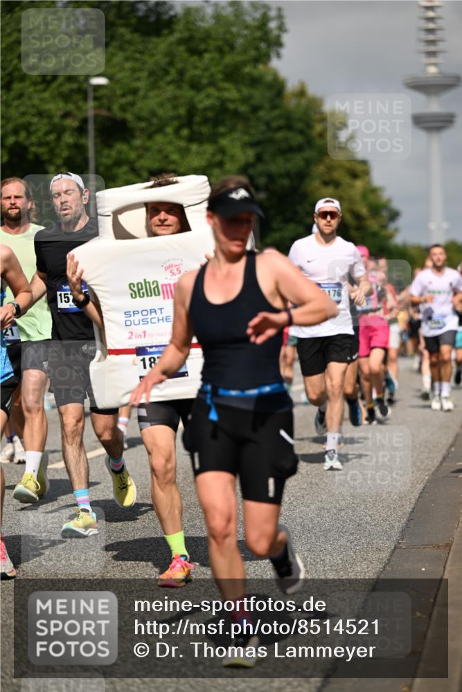 29.06.2025 - hella hamburg halbmarathon Dr. Thomas Lammeyer http://msf.ph/oto/8514521 29.06.2025 10:02:28 Kennedybrücke 1034, 1285, 1410, 1727, 1815, 2029, 2034, 2518, 2656, 2883, 3041, 3114, 3334, 3819, 3859, 3952, 4152, 4167, 5077, 5259, 5305, 5378, 5721, 6272, 6294, 6433, 6592, 6657, 6754, 6759, 6877, 7369, 7732, 7856, 8311, 8393, 8825, 9012, 9562, 9770, 10084, 10724, 11214 meine-sportfotos.de