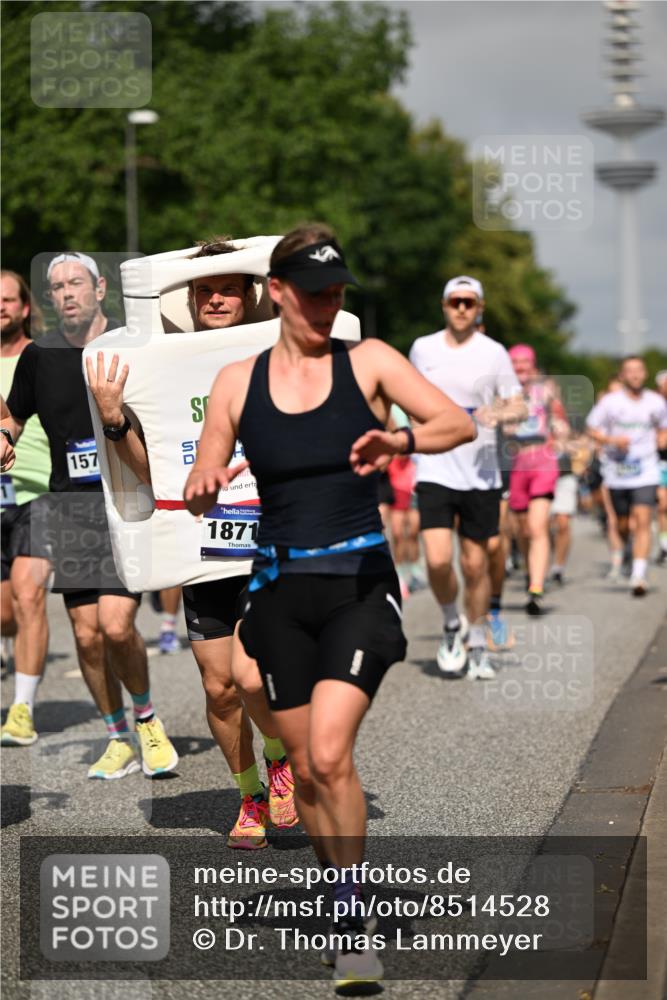 29.06.2025 - hella hamburg halbmarathon Dr. Thomas Lammeyer http://msf.ph/oto/8514528 29.06.2025 10:02:28 Kennedybrücke 1034, 1285, 1410, 1727, 1815, 2029, 2034, 2518, 2656, 2883, 3041, 3114, 3334, 3819, 3859, 3952, 4152, 4167, 5077, 5259, 5305, 5378, 5721, 6272, 6294, 6433, 6592, 6657, 6754, 6759, 6877, 7369, 7732, 7856, 8311, 8393, 8825, 9012, 9562, 9770, 10084, 10724, 11214 meine-sportfotos.de
