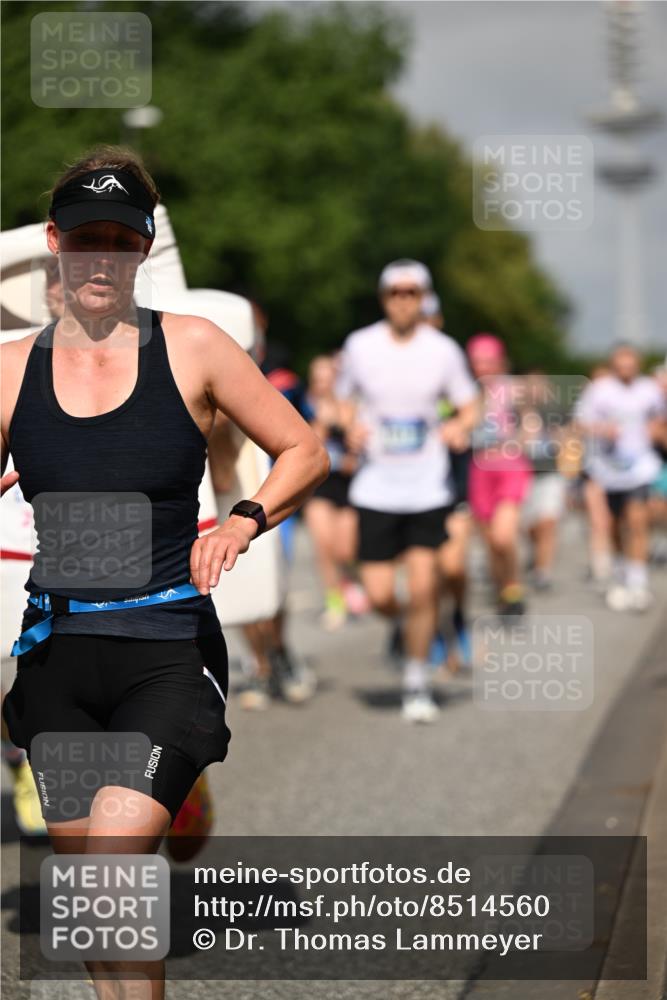 29.06.2025 - hella hamburg halbmarathon Dr. Thomas Lammeyer http://msf.ph/oto/8514560 29.06.2025 10:02:29 Kennedybrücke 1034, 1285, 1410, 1727, 1815, 2029, 2034, 2518, 2656, 2883, 3041, 3334, 3819, 3859, 3952, 4152, 4167, 5077, 5259, 5305, 5378, 5721, 6272, 6294, 6433, 6592, 6657, 6754, 6759, 6877, 7369, 7732, 7856, 8311, 8393, 8825, 9770, 10084, 10724, 11214 meine-sportfotos.de