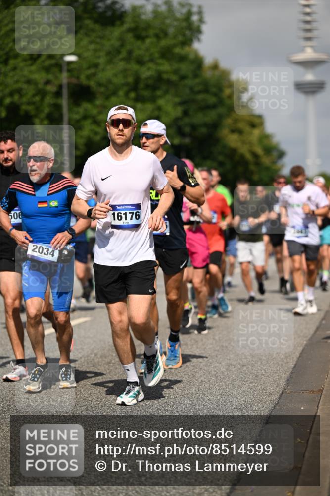 29.06.2025 - hella hamburg halbmarathon Dr. Thomas Lammeyer http://msf.ph/oto/8514599 29.06.2025 10:02:30 Kennedybrücke 1034, 1285, 1410, 1727, 2029, 2034, 2518, 2656, 2883, 3041, 3334, 3819, 3859, 3952, 4152, 4167, 5077, 5259, 5305, 5378, 5721, 6272, 6294, 6433, 6592, 6657, 6754, 6759, 6877, 7369, 7732, 7856, 8311, 8393, 8825, 9770, 10084, 10724, 11214 meine-sportfotos.de
