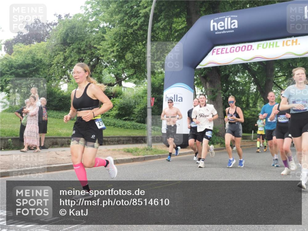 29.06.2025 - hella hamburg halbmarathon KatJ http://msf.ph/oto/8514610 29.06.2025 10:46:15 Zwischen KM18-KM19 2780, 6220, 7065, 8585 meine-sportfotos.de