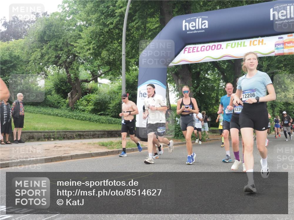29.06.2025 - hella hamburg halbmarathon KatJ http://msf.ph/oto/8514627 29.06.2025 10:46:15 Zwischen KM18-KM19 2780, 6220, 7065, 8585 meine-sportfotos.de