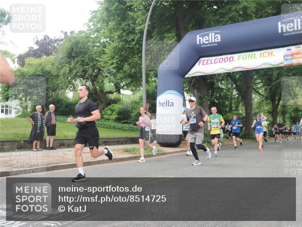 29.06.2025 - hella hamburg halbmarathon KatJ http://msf.ph/oto/8514725 29.06.2025 10:46:20 Zwischen KM18-KM19 2780, 4986, 6220, 8030 meine-sportfotos.de