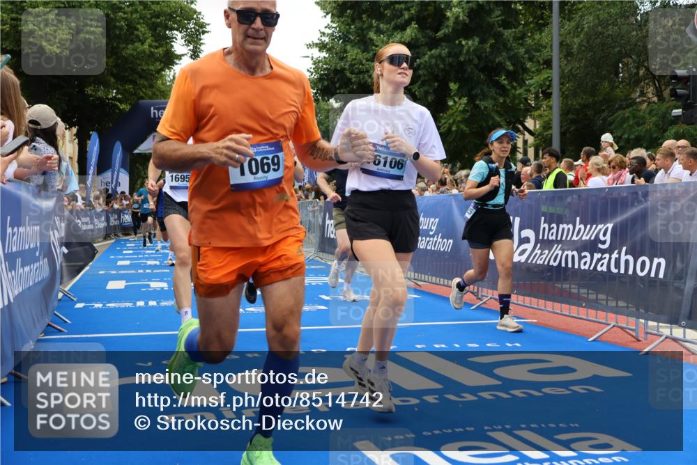 29.06.2025 - hella hamburg halbmarathon Strokosch-Dieckow http://msf.ph/oto/8514742 29.06.2025 11:21:13 Ziel 1028, 1069, 1403, 2923, 4358, 4585, 6475, 6608, 7345, 7925, 8113, 8215, 8427, 9100, 9624, 10019, 10816, 10856, 11145, 11425, 11967, 12025, 12100, 12265, 12427, 13114, 13881, 14597, 14980, 16106, 16951, 16952, 17613, 17657, 18629, 19220 meine-sportfotos.de