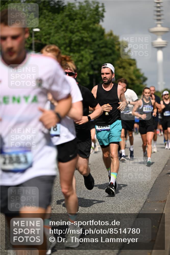 29.06.2025 - hella hamburg halbmarathon Dr. Thomas Lammeyer http://msf.ph/oto/8514780 29.06.2025 10:02:35 Kennedybrücke 1034, 1285, 1410, 1727, 1946, 1951, 2029, 2034, 2518, 2656, 2840, 2883, 3091, 3097, 3334, 3819, 3859, 3952, 4152, 4167, 5077, 5084, 5259, 5305, 5721, 6294, 6433, 6592, 6629, 6657, 6754, 6759, 6877, 7082, 7369, 7716, 7732, 7856, 8393, 8825, 9727, 9770, 10084, 10724, 11212, 11214 meine-sportfotos.de