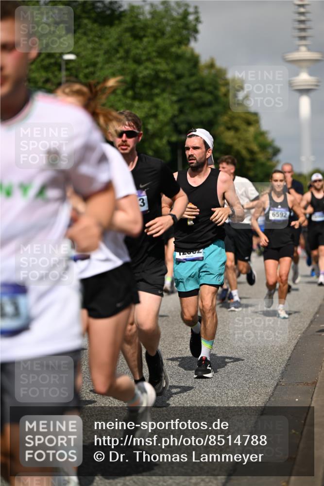 29.06.2025 - hella hamburg halbmarathon Dr. Thomas Lammeyer http://msf.ph/oto/8514788 29.06.2025 10:02:35 Kennedybrücke 1034, 1285, 1410, 1727, 1946, 1951, 2029, 2034, 2518, 2656, 2840, 2883, 3091, 3097, 3334, 3819, 3859, 3952, 4152, 4167, 5077, 5084, 5259, 5305, 5721, 6294, 6433, 6592, 6629, 6657, 6754, 6759, 6877, 7082, 7369, 7716, 7732, 7856, 8393, 8825, 9727, 9770, 10084, 10724, 11212, 11214 meine-sportfotos.de