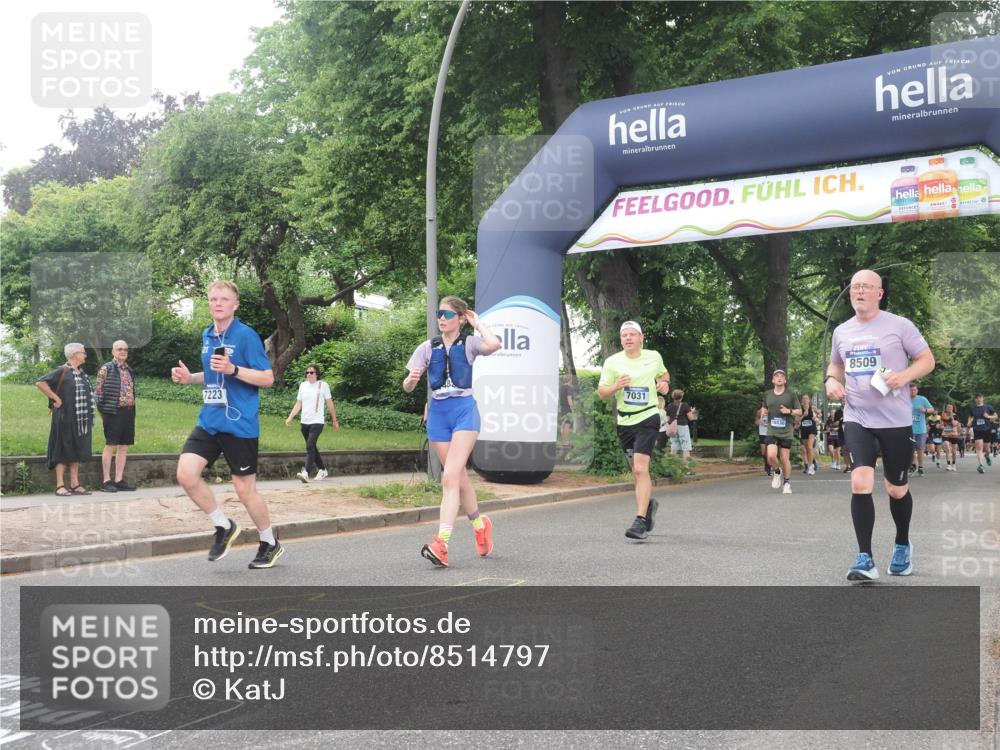 29.06.2025 - hella hamburg halbmarathon KatJ http://msf.ph/oto/8514797 29.06.2025 10:46:23 Zwischen KM18-KM19 4986, 7031, 7223, 7824, 8030, 8509 meine-sportfotos.de