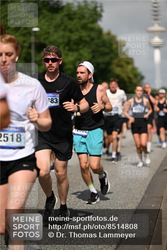 29.06.2025 - hella hamburg halbmarathon Dr. Thomas Lammeyer http://msf.ph/oto/8514808 29.06.2025 10:02:35 Kennedybrücke 1034, 1285, 1410, 1727, 1946, 1951, 2029, 2034, 2518, 2656, 2840, 2883, 3091, 3097, 3334, 3819, 3859, 3952, 4152, 4167, 5077, 5084, 5259, 5305, 5721, 6294, 6433, 6592, 6629, 6657, 6754, 6759, 6877, 7082, 7369, 7716, 7732, 7856, 8393, 8825, 9727, 9770, 10084, 10724, 11212, 11214 meine-sportfotos.de