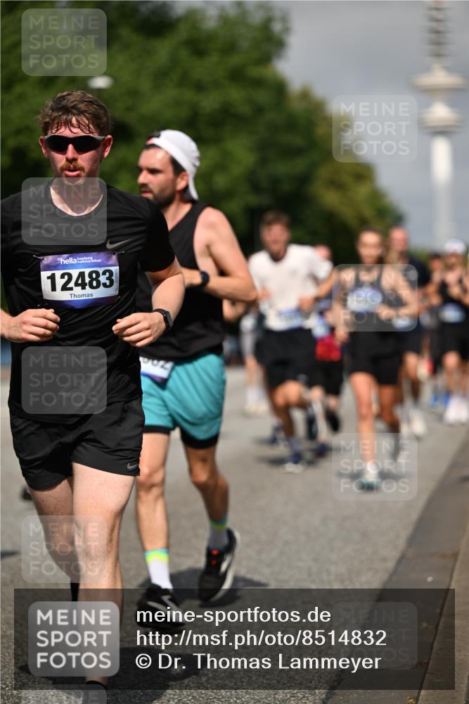 29.06.2025 - hella hamburg halbmarathon Dr. Thomas Lammeyer http://msf.ph/oto/8514832 29.06.2025 10:02:36 Kennedybrücke 1034, 1285, 1410, 1727, 1946, 1951, 2034, 2518, 2656, 2840, 2883, 3091, 3097, 3334, 3819, 3859, 3952, 4152, 4167, 5077, 5084, 5259, 5721, 6294, 6433, 6592, 6629, 6657, 6754, 6759, 6877, 7082, 7232, 7369, 7716, 7732, 7856, 8068, 8393, 8639, 8825, 9727, 9770, 10084, 10724, 11212 meine-sportfotos.de