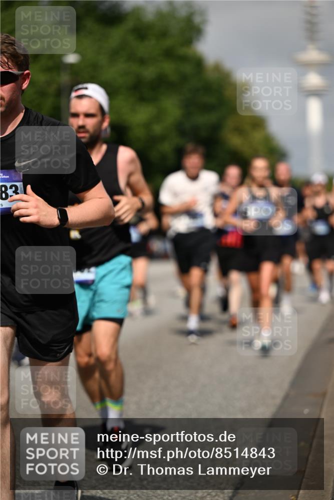 29.06.2025 - hella hamburg halbmarathon Dr. Thomas Lammeyer http://msf.ph/oto/8514843 29.06.2025 10:02:36 Kennedybrücke 1034, 1285, 1410, 1727, 1946, 1951, 2034, 2518, 2656, 2840, 2883, 3091, 3097, 3334, 3819, 3859, 3952, 4152, 4167, 5077, 5084, 5259, 5721, 6294, 6433, 6592, 6629, 6657, 6754, 6759, 6877, 7082, 7232, 7369, 7716, 7732, 7856, 8068, 8393, 8639, 8825, 9727, 9770, 10084, 10724, 11212 meine-sportfotos.de